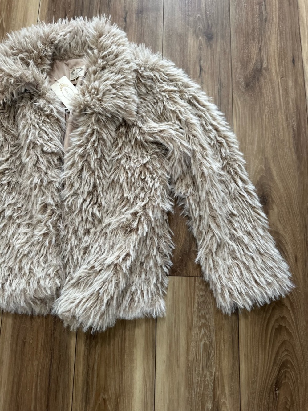Mia Joy women’s maraline Faux Fur Jacket size XS NWT - Picture 2 of 4